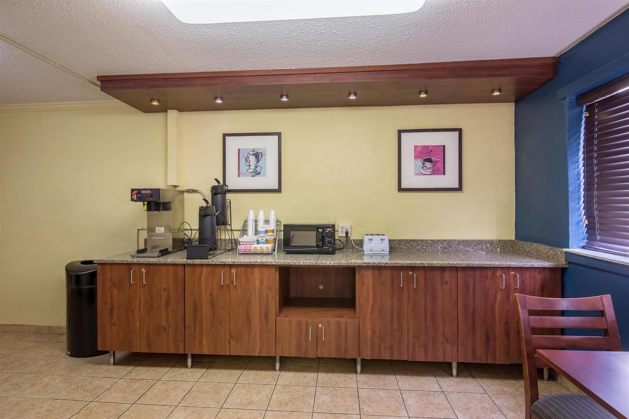 Motel 6-Moline, Il Esterno foto