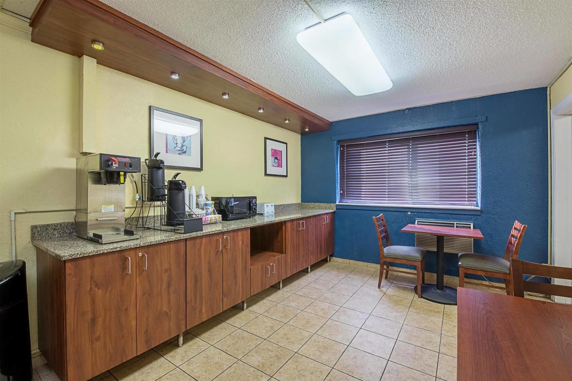 Motel 6-Moline, Il Esterno foto