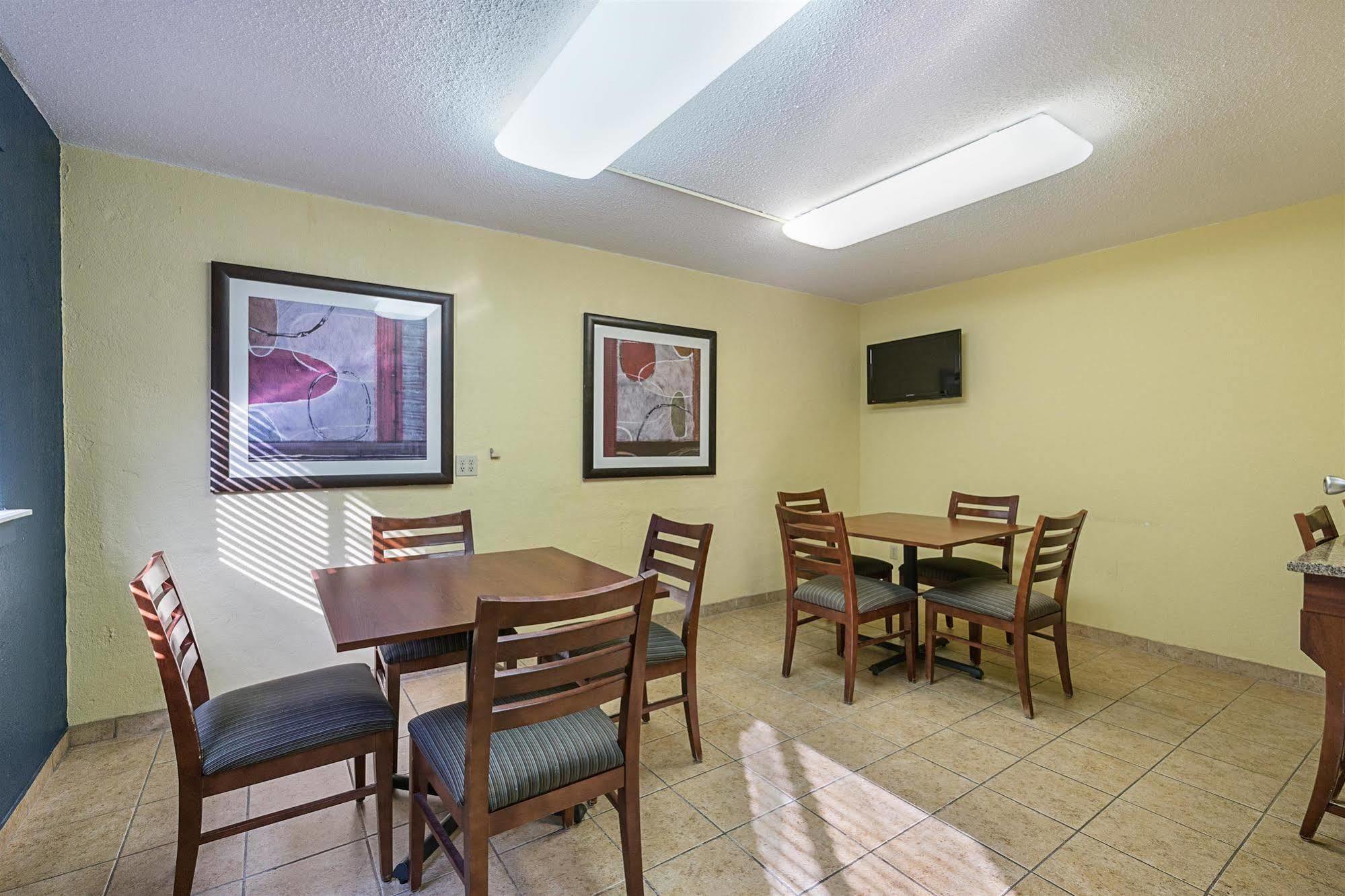 Motel 6-Moline, Il Esterno foto
