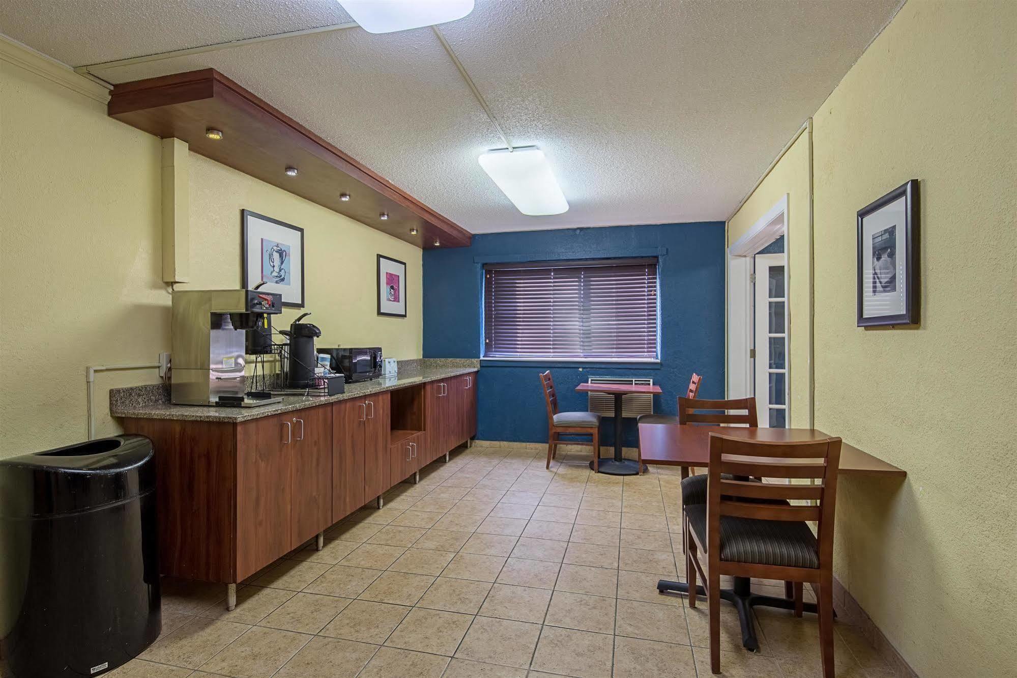 Motel 6-Moline, Il Esterno foto